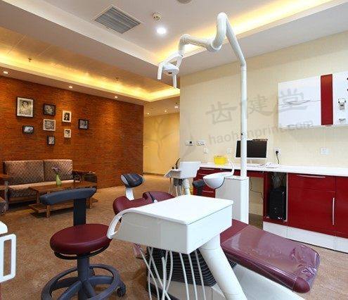 成都极光口腔门诊部全瓷牙和陶瓷牙修复效果好吗？优势大揭秘