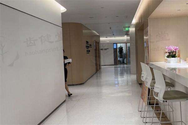 成都新丽美医疗美容医院医美项目靠谱吗？专业医生与个性化方案揭秘