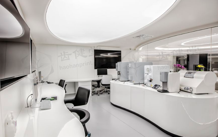 成都布莱梅联合口腔医院瑞士E-max水晶瓷显微镜贴面5000元起，数字化诊疗精准又美观