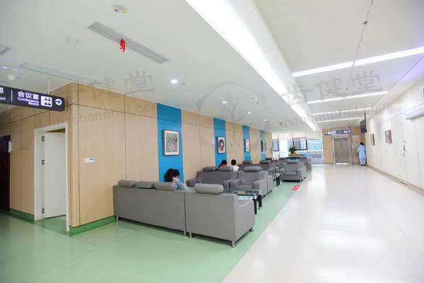 重庆千叶眼科医院全飞秒手术怎么样？专业资质与优惠活动揭秘