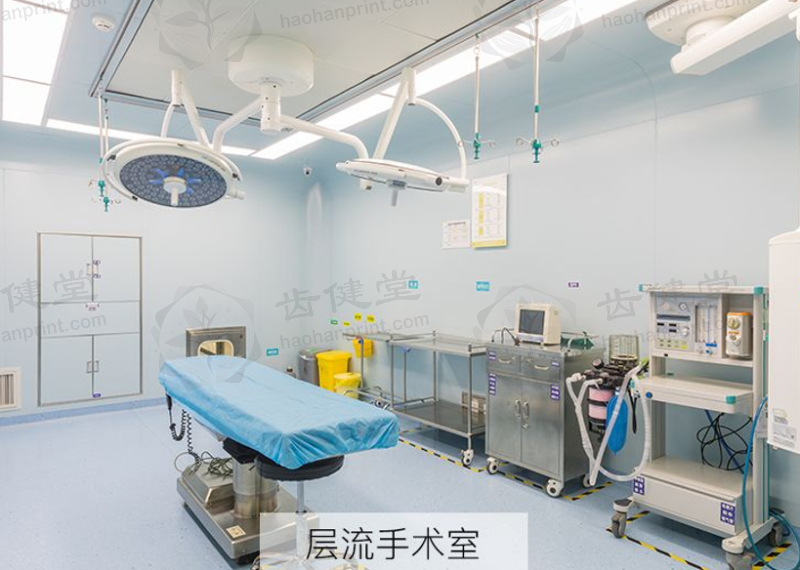 32 岁职场女性皮肤暗沉缺水，成都华美紫馨徐晨医生 3 次嫩肤改善明显！ 