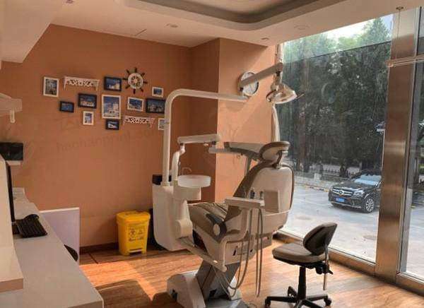 北京中诺口腔医院李铮医生擅长全口种植、骨缺损种植技术、上颌窦内外提升技术、穿翼种植