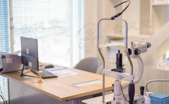 成都普瑞眼科医院全飞秒 4.0 手术有哪些优势？切口小恢复快