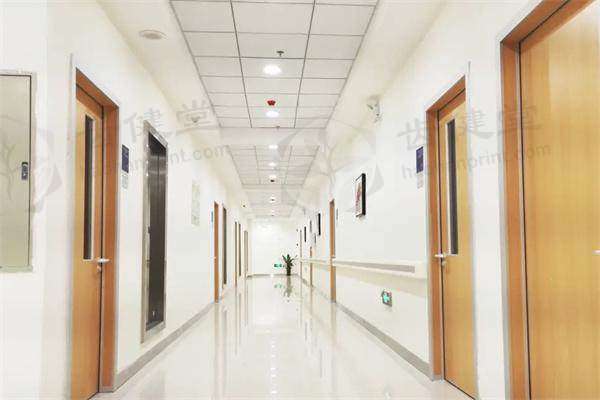 揭阳爱尔眼科医院走廊