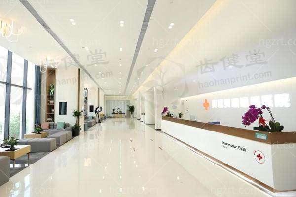 600度近视上班族小李摘镜记：郑州美视美康全飞秒4.0改善视力，性价比超高！ 