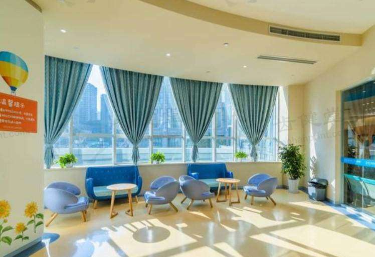 重庆爱尔儿童眼科医院乘车路线：