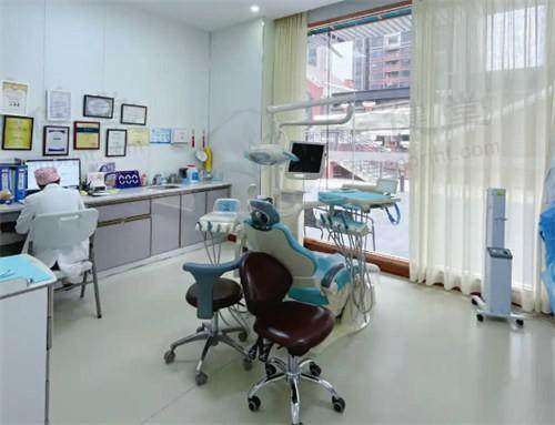 柳州德立口腔医院美国树脂补牙（3M - Z250）团购活动，首颗 90 元起，先进设备保障治疗精准