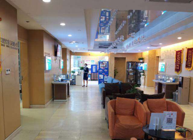 长沙美奥口腔医院（融圣总院）烟渍牙进口喷砂抛光洗牙300元起，进口材料护釉清洁两不误