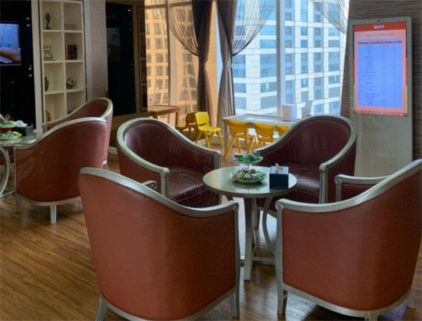 广州德伦口腔门诊部(东风总院)奥美科Damon金属自锁托槽矫正15000元起，摩擦力小缩短矫正时间