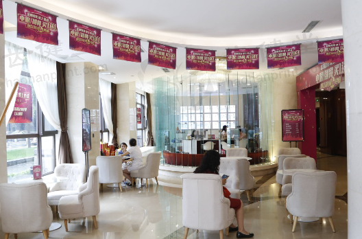 成都娇点医学美容医院自体脂肪隆胸7770元起，先进技术保活性让胸部形态更自然