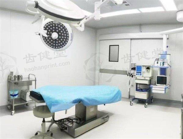 专精医生助力眼部整形