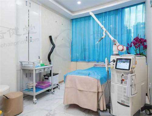 柳州德立口腔医院儿童全口涂氟的医生推荐