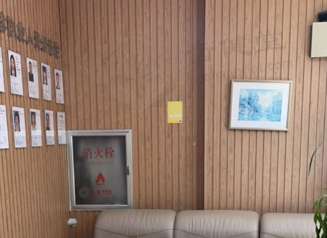 郑州小天鹅口腔医院崔复胜怎么联系？17年临床经验+种植/矫正技术口碑，电话预约附价格参考